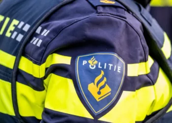 „Osamnaestogodišnji huligan sa nožem uhapšen u holandskom parlamentu“