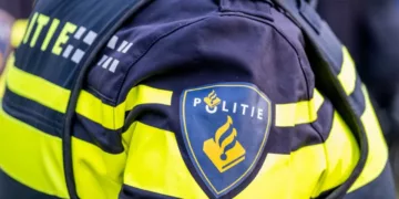 „Osamnaestogodišnji huligan sa nožem uhapšen u holandskom parlamentu“