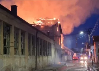 Gori štamparija „Prosveta“ u Nišu